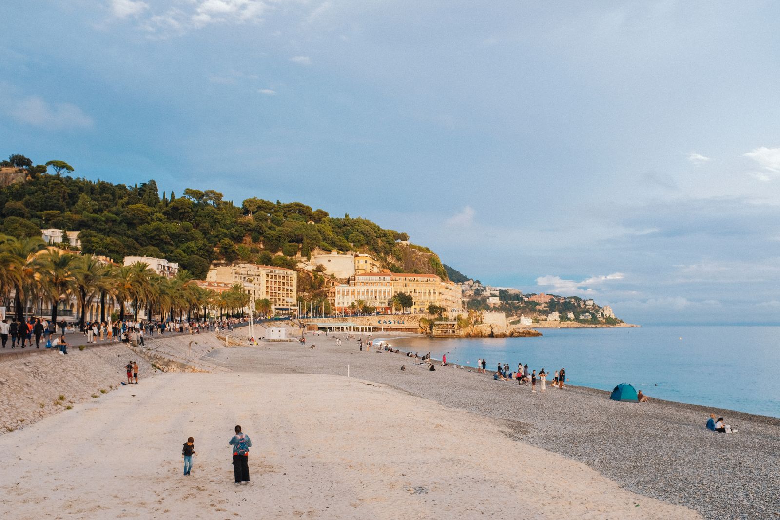 Baie des Anges et promenade du littoral à Nice sur la Côte d'Azur