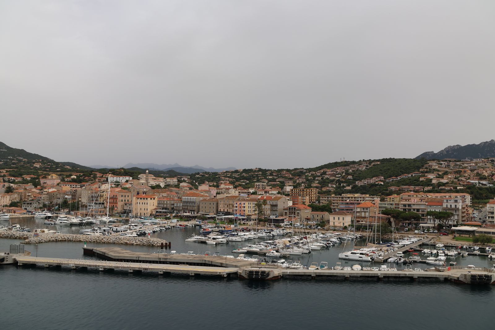 Hôtel contemporain face au golfe de Porto-Vecchio en Corse