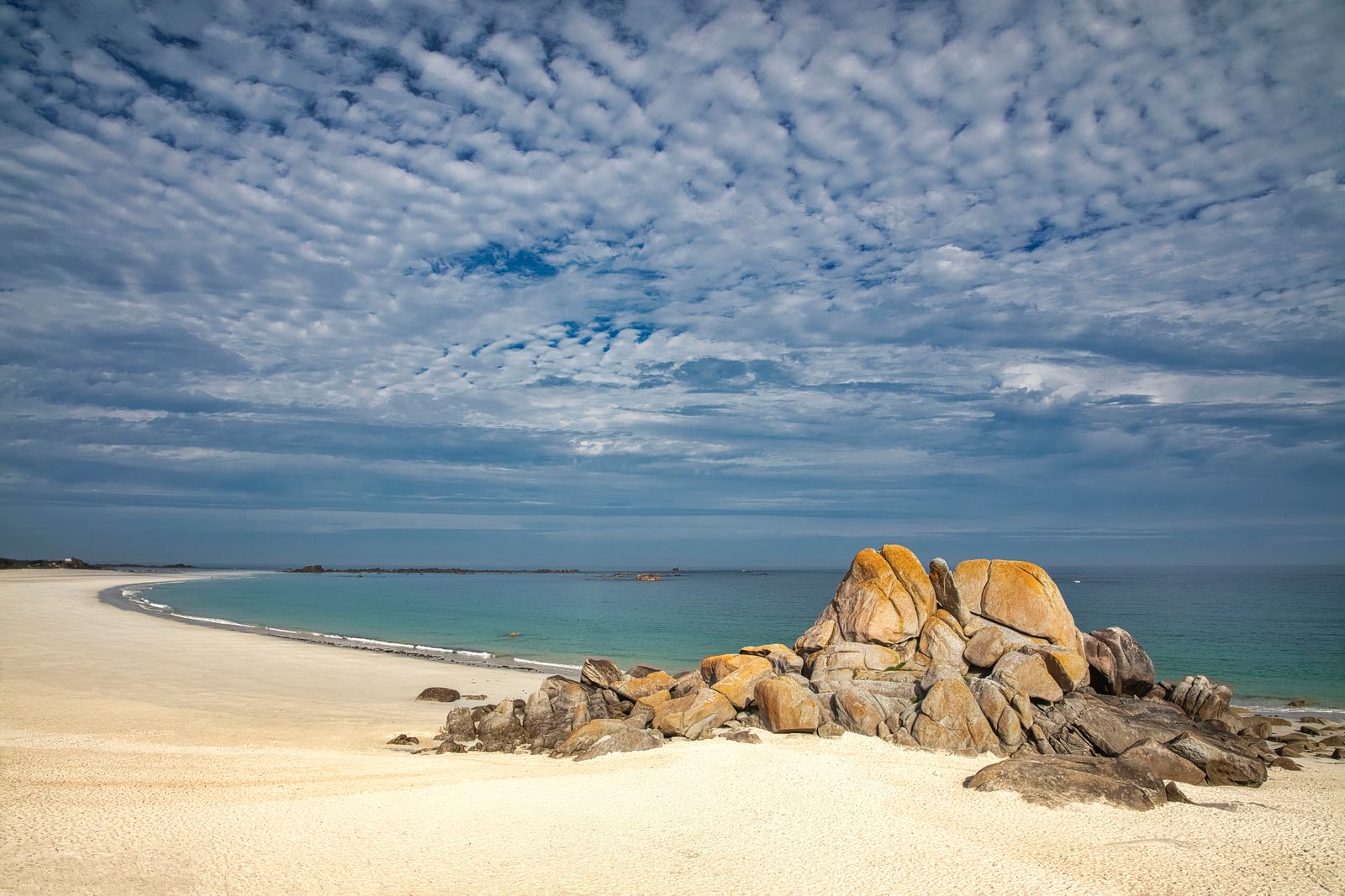 Eaux transparentes et bancs de sable de l'archipel des Glénan