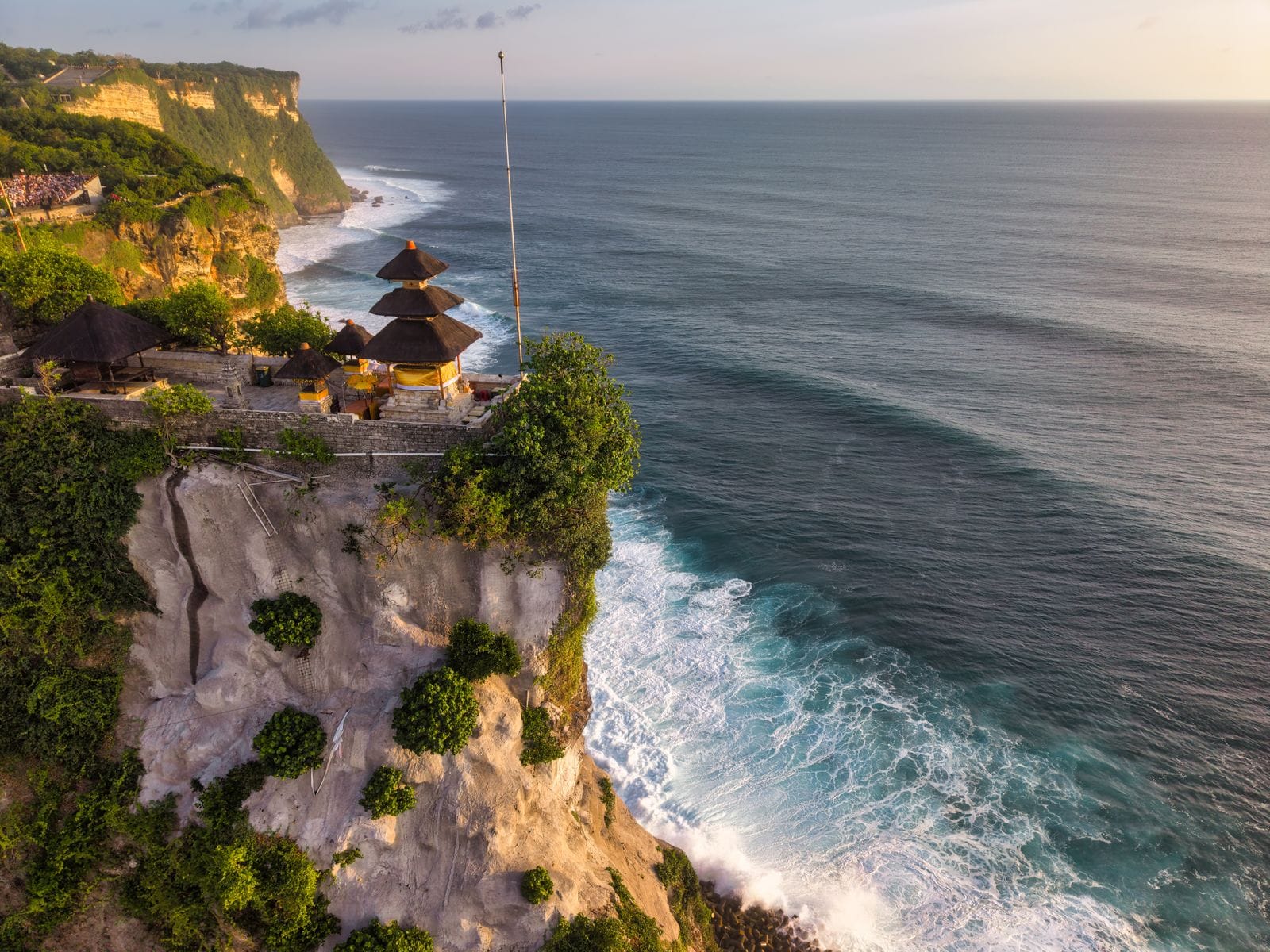 Temple d'Uluwatu au coucher du soleil