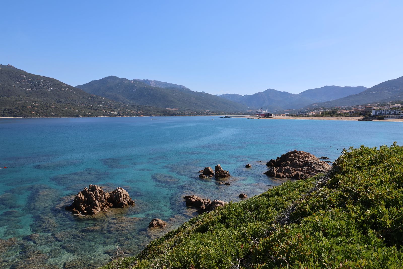 Aiguilles de Bavella et forêt de pins laricio, Corse