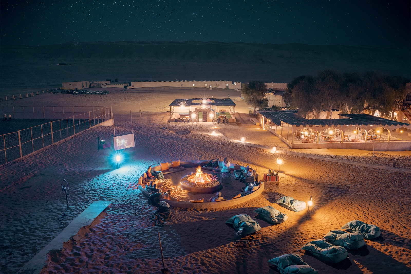 Tentes bédouines du camp Thousand Nights dans le désert de Wahiba Sands