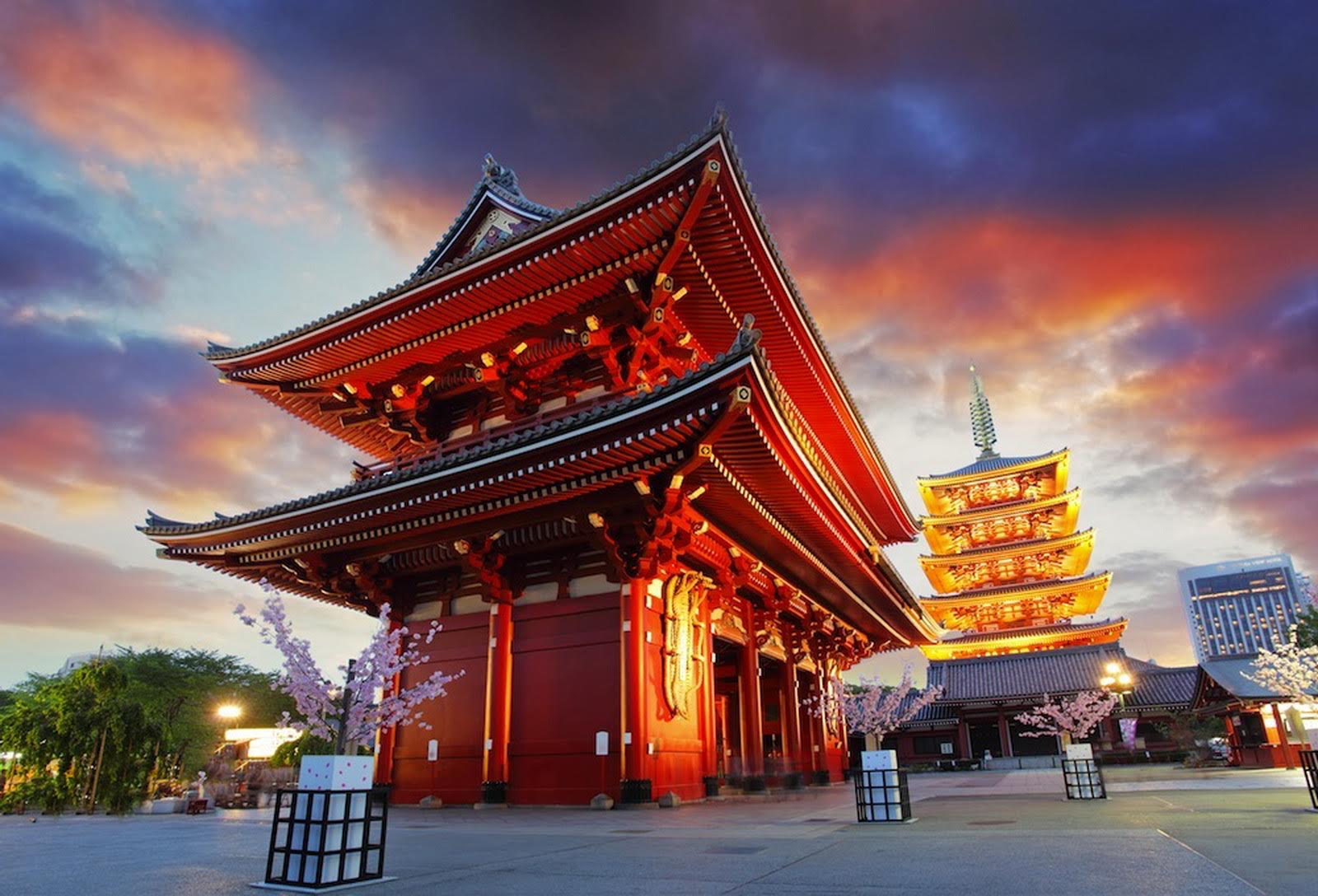 Temple Senso-ji à Asakusa, Tokyo, avec lanterne rouge géante