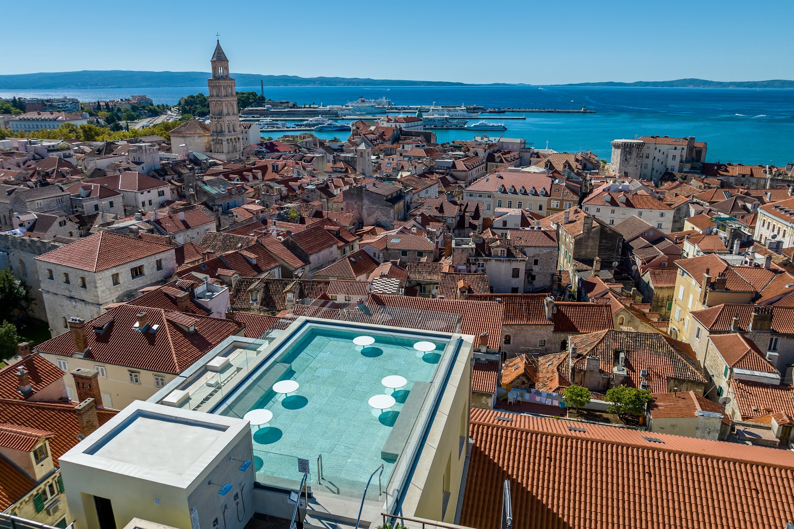 Hôtel avec toit-terrasse près du palais de Dioclétien à Split en Croatie
