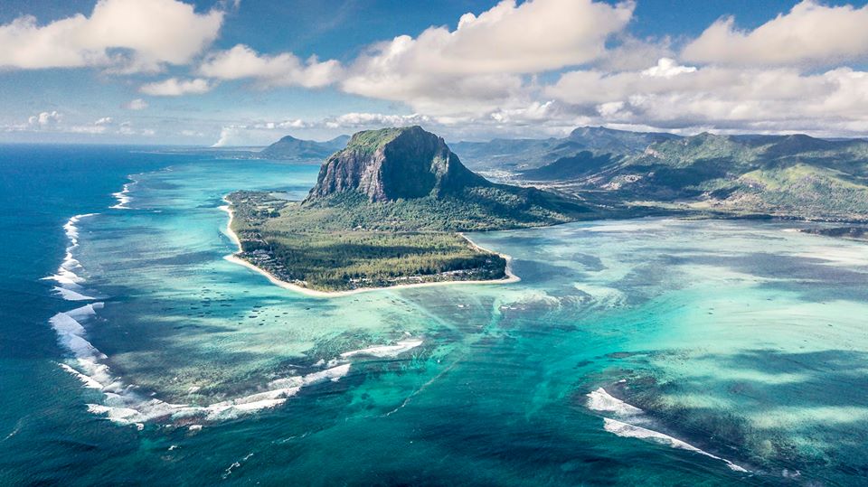 Kitesurf à Le Morne sur le lagon turquoise