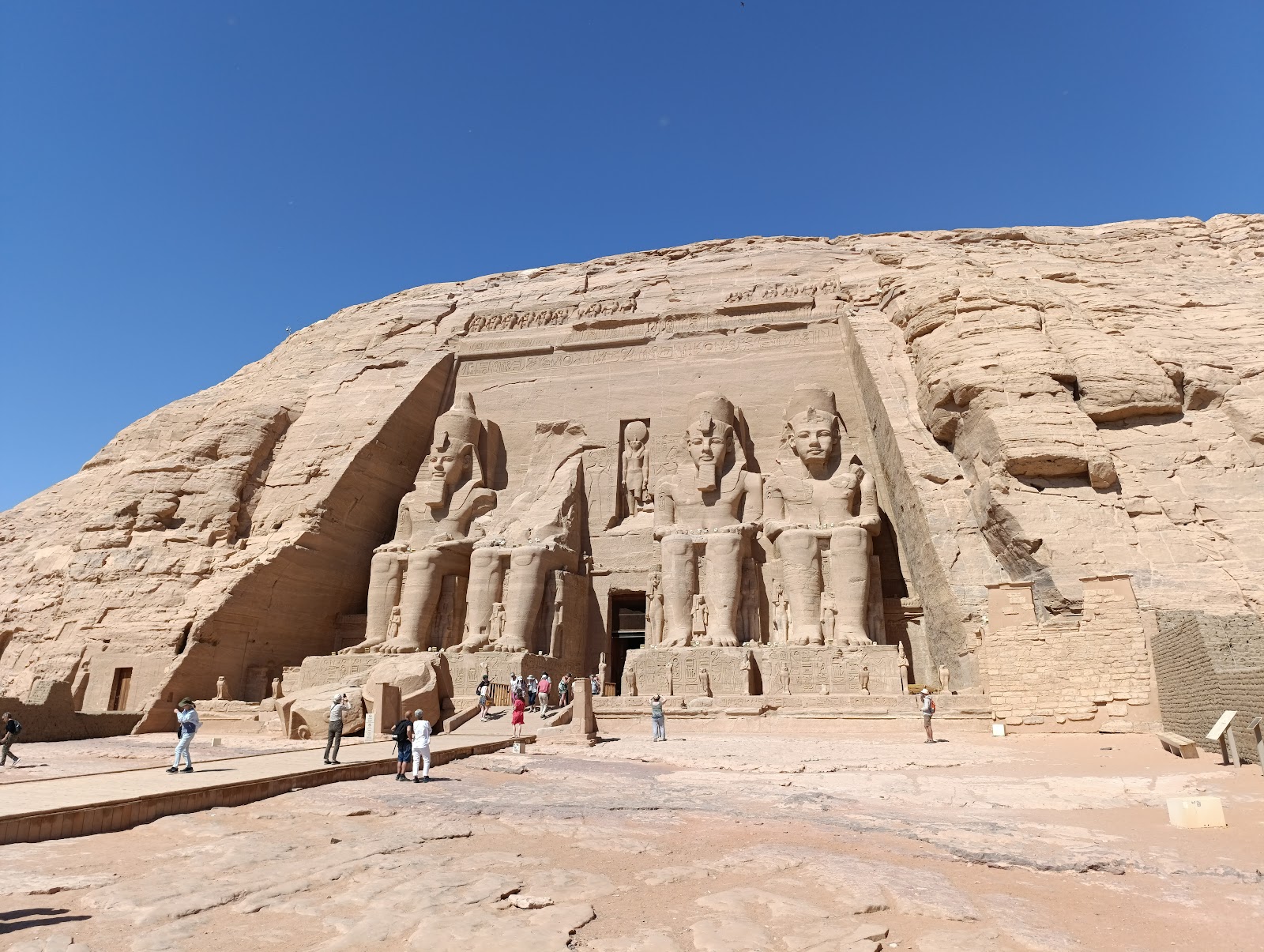Temple d\'Abou Simbel taillé dans la roche