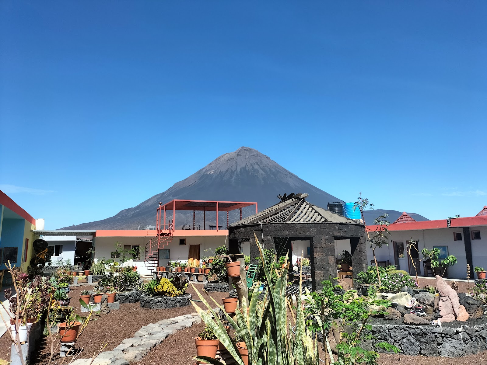 Village de Chã das Caldeiras dans le cratère du volcan Fogo